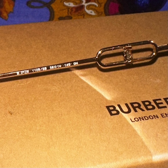 Burberry Glasses - Picture 4 of 9